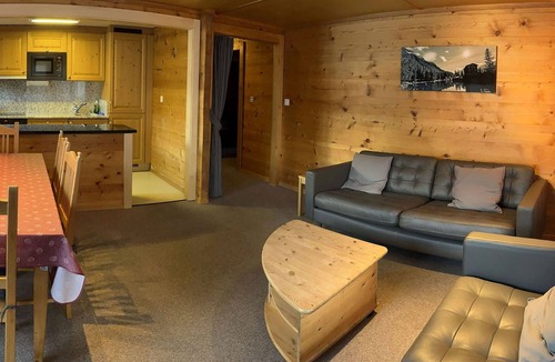Graechen Apartment | Beautiful apartment for 6 guests with WIFI, TV, balcony and panoramic view