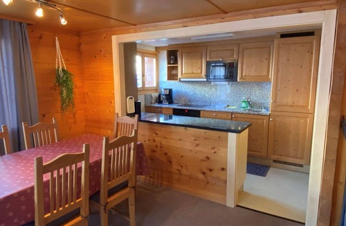 Graechen Apartment | Beautiful apartment for 6 guests with WIFI, TV, balcony and panoramic view