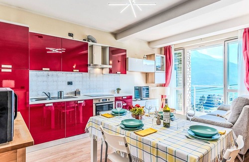 Calozzo Apartment | Beautiful apartment for 5 people with pool, WIFI, TV and patio