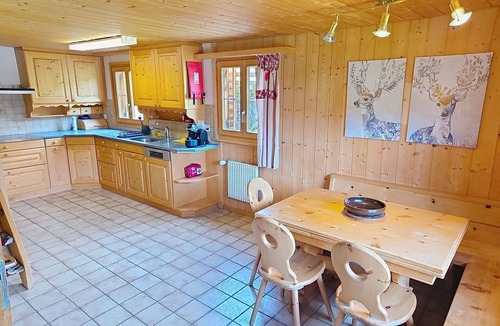 Peist Apartment | Beautiful apartment for 2 people with WIFI, TV, patio, pets allowed and panoramic view