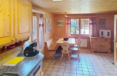 Peist Apartment | Beautiful apartment for 2 people with WIFI, TV, patio, pets allowed and panoramic view