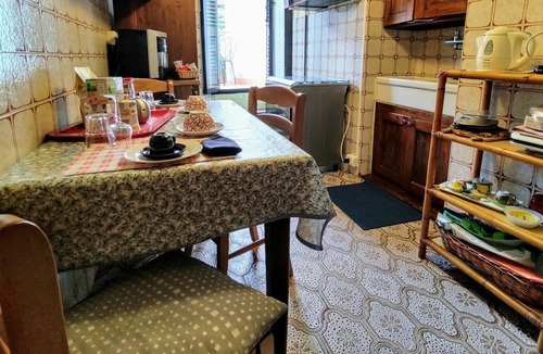 Lierna Apartment | Beautiful apartment for 4 guests with WIFI, A/C, TV, balcony, pets allowed and parking