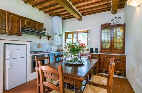 Sasso dʼOmbrone Villa | Beautiful apartment in villa for 6 guests with WIFI, A/C, pool and patio