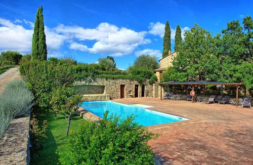 Montalcino Apartment | Beautiful apartment for 7 guests with A/C, pool, TV, pets allowed and panoramic view