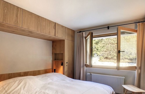 Verbier Apartment | Beautiful apartment with a view of the mountains, completely renovated in autumn 2022. The living ro