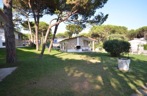 Lignano Riviera House | Beautiful private villa for 8 guests with A/C, TV, terrace and pets allowed