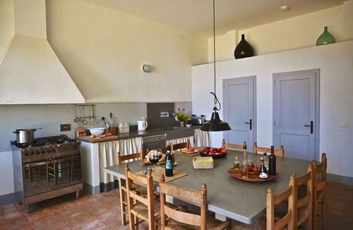 Citta della Pieve Villa | Beautiful private villa for 14 guests with WIFI, sauna, private pool, hot tub, TV and pets allowed