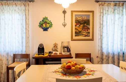 Canale Monterano Villa | Beautiful private villa for 6 people with A/C, private pool, WIFI, TV, patio and pets allowed