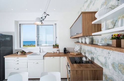 Marina di Modica Villa | Beautiful private villa with WIFI, hot tub, A/C, private pool, sauna, TV, patio and panoramic view