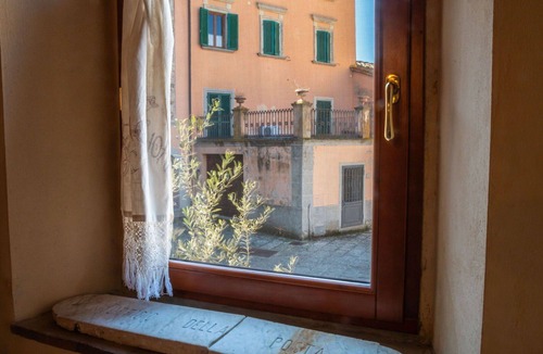 Pergine Valdarno House | Beautiful private villa for 4 guests with WIFI, A/C, patio and pets allowed, close to Arezzo