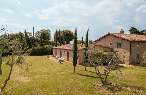 Camigliano Villa | Beautiful private villa for 12 people with WIFI, private pool, A/C, TV and panoramic view