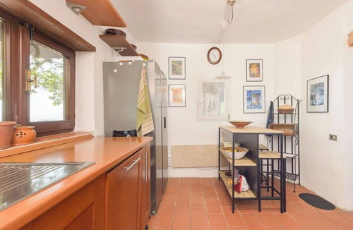 Scansano House | Beautiful private villa for 4 people with WIFI, A/C, TV, patio, pets allowed and panoramic view