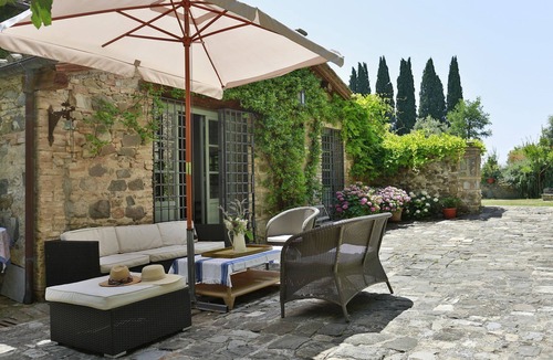 Argiano Villa | Beautiful private villa for 10 people with WIFI, private pool, A/C, TV and patio