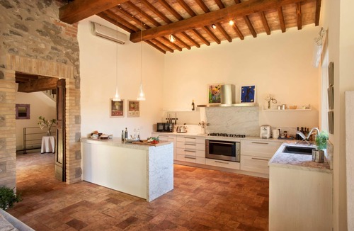 Porano Villa | Beautiful private villa for 10 guests with WIFI, A/C, private pool, TV and patio