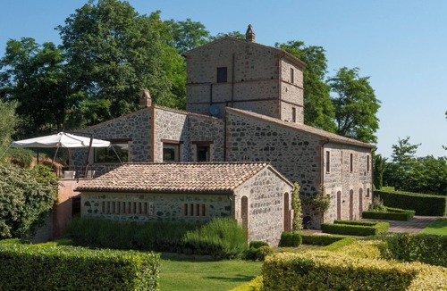 Porano Villa | Beautiful private villa for 10 guests with WIFI, A/C, private pool, TV and patio