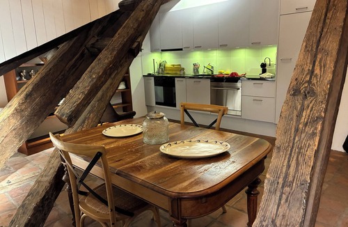 Old City of Bern Apartment | Beautiful Top Floor Apartment - Heart of Bern -4TH FLOOR NO LIFT