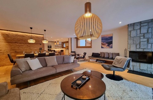 Saas-Fee Apartment | Berghof 2. OG Appartement/Fewo 8-Bettwohnung by Interhome