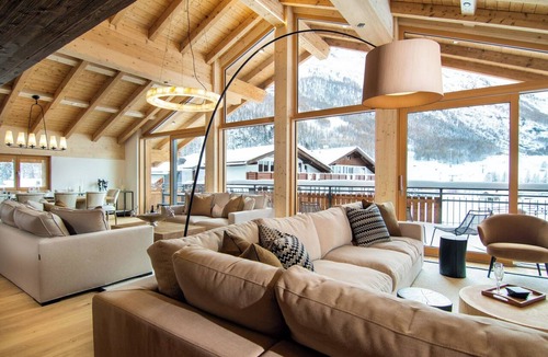 Saas-Fee Apartment | Berghof Penthouse Appartement/Fewo 8-Bettwohnung by Interhome