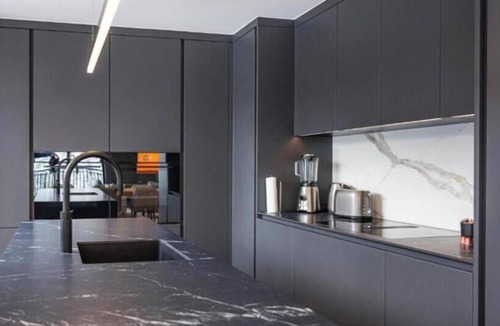 Laax Apartment | Black Summit Boutique Resort Laax ; Holiday apartment NAGENS