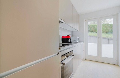 Horgen District Apartment | Blueground | Horgen, laundry appliances