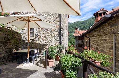Raggiolo Apartment | Borgo Dei Corsi - ERCOLANI Apartment