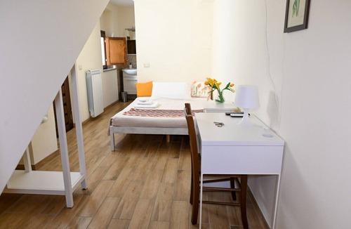 Baselice Bed & Breakfast | Borgo Sciugolo - Tulip Room