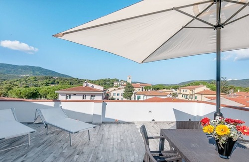 Marina di Campo Apartment | Brand new apartment with a wonderful terrace