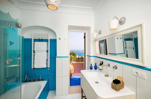 Positano City Centre House | Breathtaking Suite with Sea View in the Heart of Positano