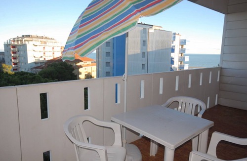 Lignano Sabbiadoro Apartment | Bright flat with sea view