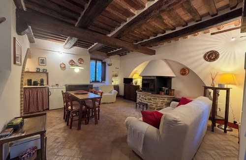 Montemerano Apartment | Campanile n1: Montemerano 5km from Terme di Saturnia with 2 bedrooms 2 bathrooms