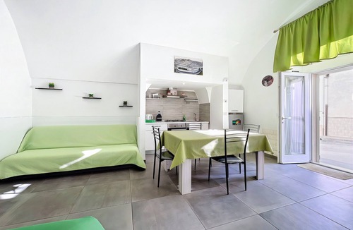 Monte Sant'Angelo Apartment | Casa Cunetta Apartment with Wi-Fi