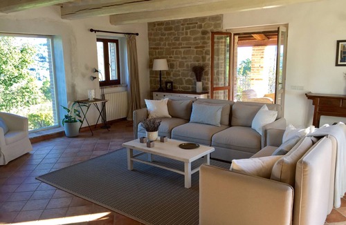 Sarnano House | Casa Giuseppe Sarnano Le Marche. Luxury home and pool in beautiful countryside.
