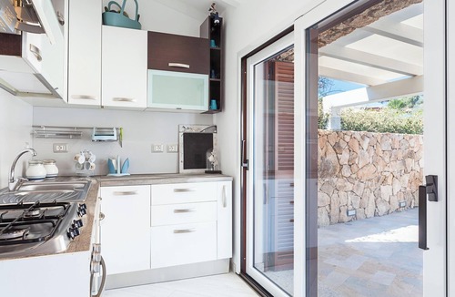 Porto San Paolo Villa | Casa Isabella Villa con dependance close to the Beach, Garden, Terraces, BBQ & A/C