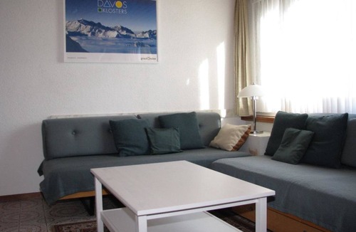 Klosters Dorf Apartment | Casa Tscheba 3 Appartement/Fewo, Dusche oder Bad, WC 3½-Zimmerwohnung by Interhome
