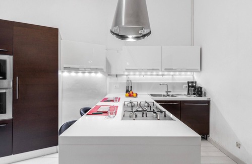Como House | Casa Vacanze Lisa Como: Appartamento con 3 Camere e Garage vicino al Centro