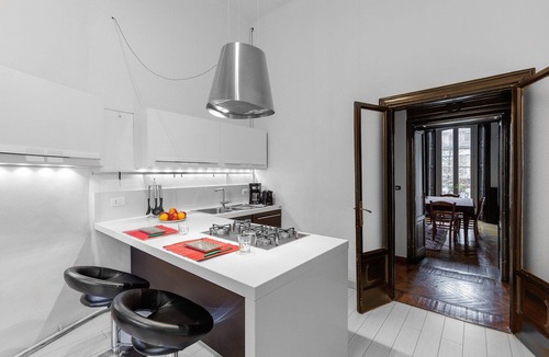 Como House | Casa Vacanze Lisa Como: Appartamento con 3 Camere e Garage vicino al Centro
