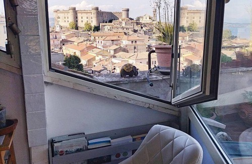 Lake Bracciano Apartment | Casa Velunia: A welcoming two-story apartment situated in a central location, at a short distance from the shores of Lake Bracciano, with Free WI-FI.