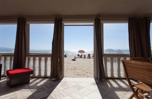 Follonica House | Casa Viale Italia - homely house with direct access to the sandy beach