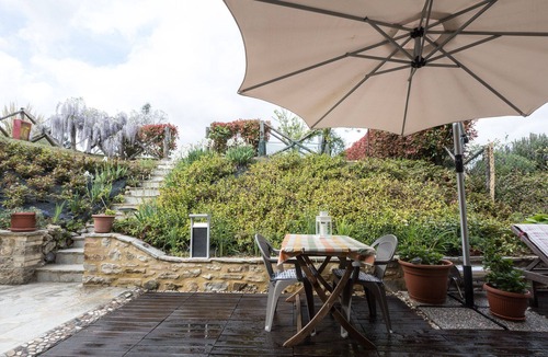 Montone House | CasAvena luxury country house with big garden near Montone. 25m from PG airport