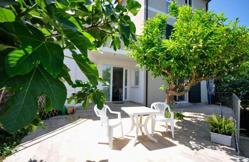 Castellabate Historic Centre Apartment | CASTELLABATE HOUSE