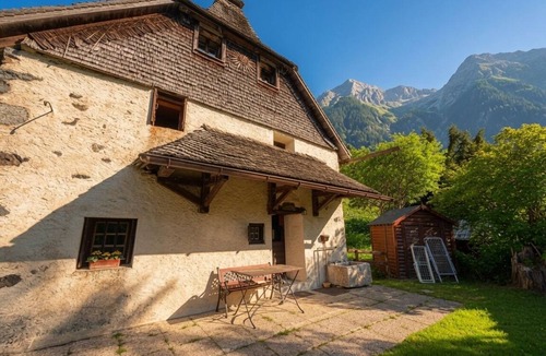 Montreux Ski Chalet | Chalet 1813 Nature & Panorama
