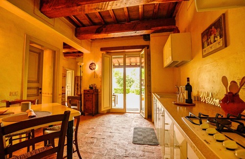 Guzman Apartment | Charming 2-bedroom apartment in a farmhouse near Bevagna with large pool