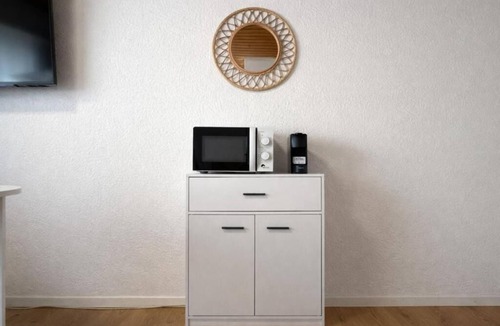 Neuhausen am Rheinfall Apartment | Charming Studio Rheinfall & train station on foot