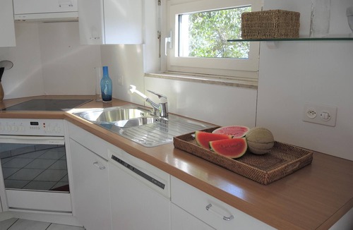 Gordola House | Charming holiday home with a spacious terrace, panoramic views and all-day sun
