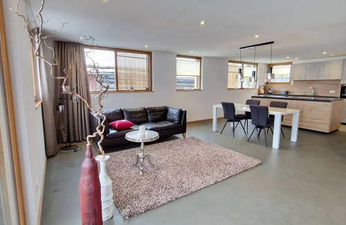 Ravaisch Apartment | Chasa Siringia OG, (Samnaun-Laret) by Interhome