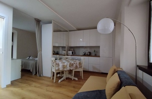 Domodossola Apartment | CIR 10302800081It is right in the heart of Domodossola that we find the Il Bottaio apartment, a very bright 50sqm apartment even if located in one of the side streets of Piazza del Mercato because it is double exposed with balconies on both sides. Il Bot