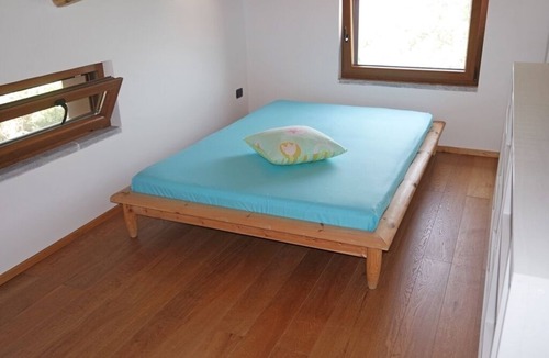 Ascea Cabin | Comfortable holiday home with international sea views and countryside views