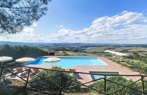 Bollano Villa | Cosy apartment in villa for 6 guests with WIFI, pool, TV, terrace, pets allowed and panoramic view