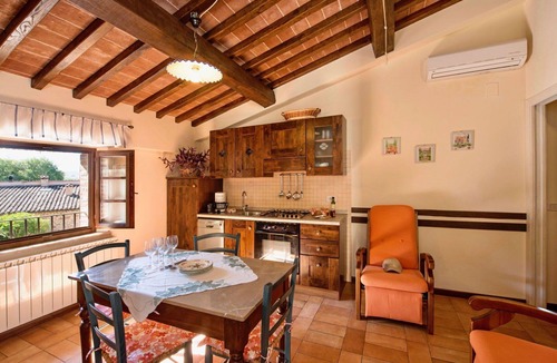 Po' Bandino Villa | Cosy apartment in villa for 4 guests with WIFI, pool, A/C, TV and patio