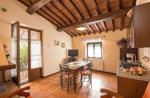 Po' Bandino Villa | Cosy apartment in villa for 4 guests with WIFI, pool, A/C, TV and patio